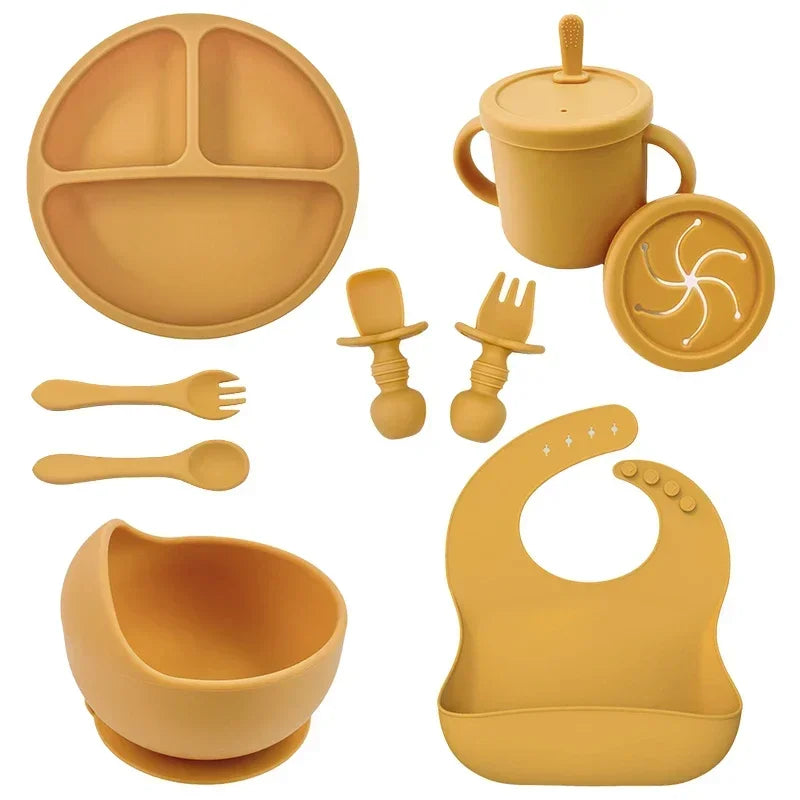 Set 9 pcs assiettes et couverts en silicone